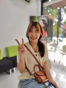 "คุณหมอและพี่ๆพนักงานใจดีและเป็นกันเองมาก"